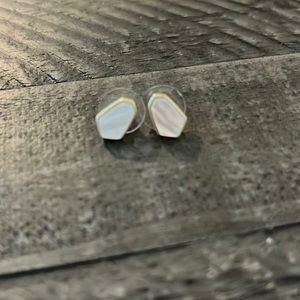 Kendra Scott clove earring